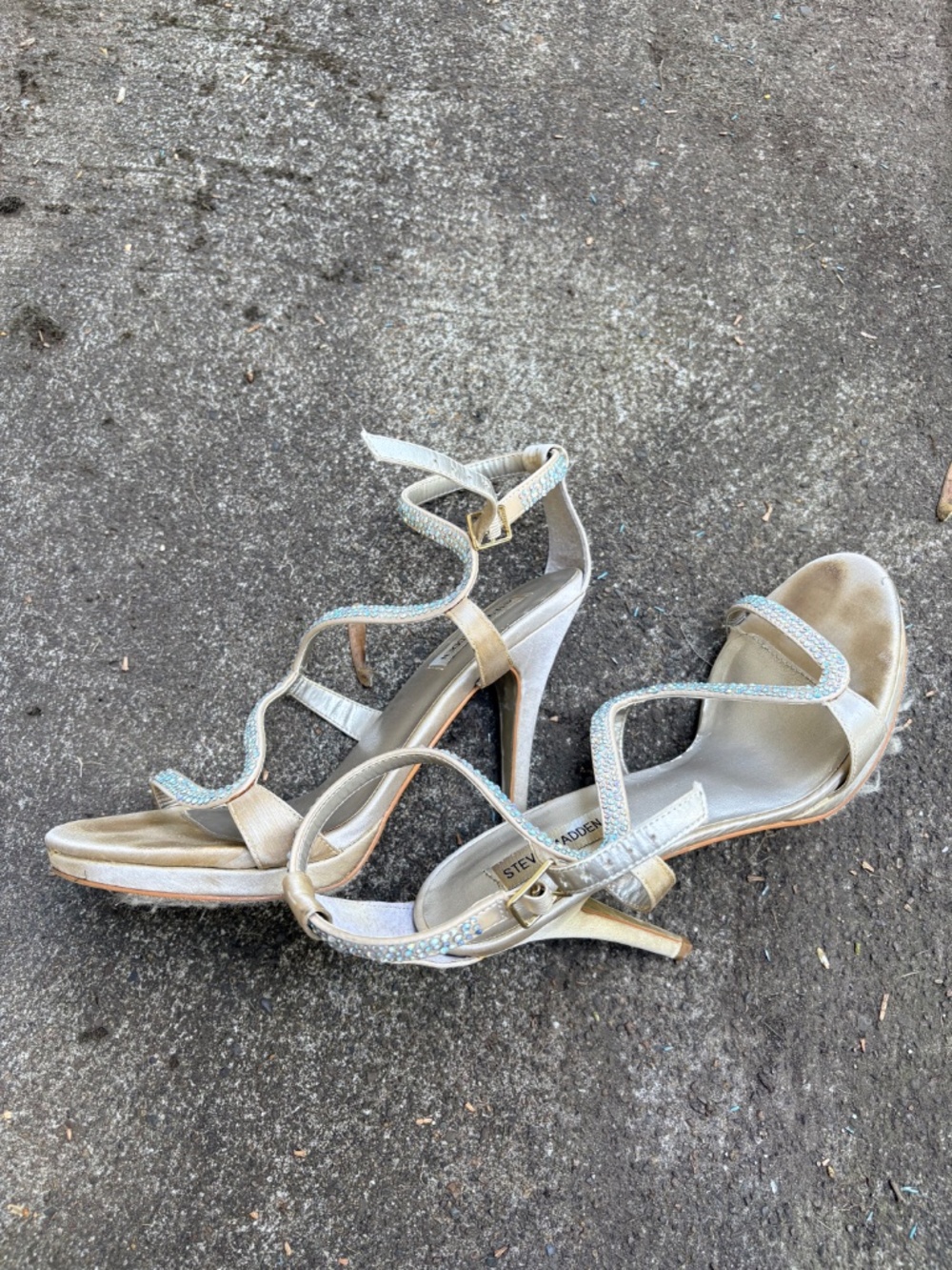 Heels - Picture 3 of 4